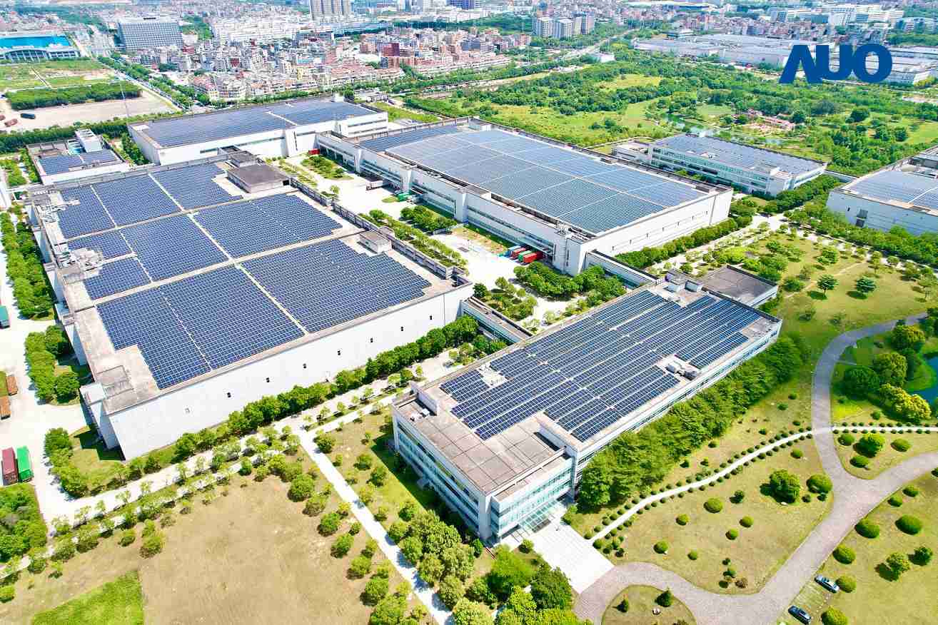 云顶国际8588yd厦门推动智能制造同时，，透过绿电创能纵深推进绿色转型，，厂区全屋顶铺设太阳能光伏板，，，每年太阳能发电 2,600多万度